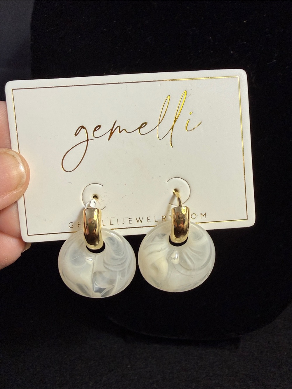 Gemelli Cream Swirl Resin Disc Earrings with Gold Hoops